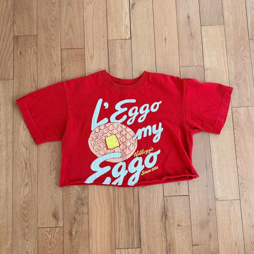 L’eggo my Eggo Red Cropped Graphic Tee